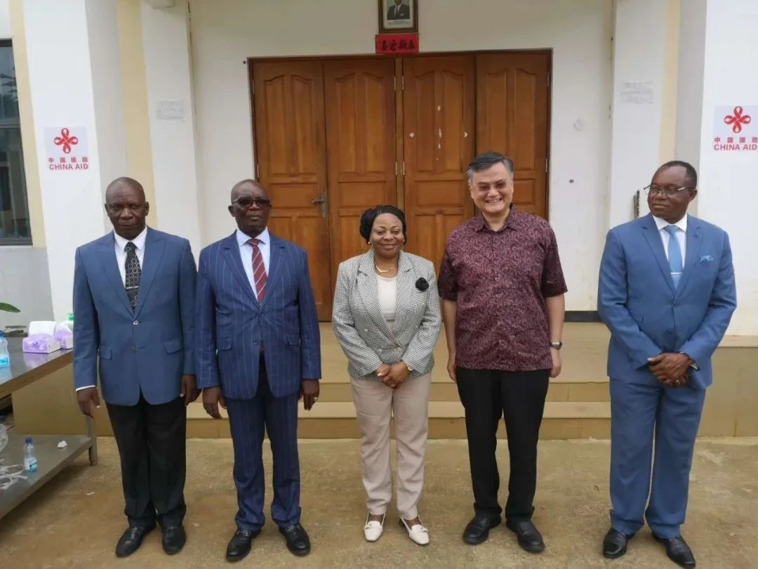 駐巴塔總領事陳泳陪同赤幾總理視察援赤幾 農技組項目示范農場